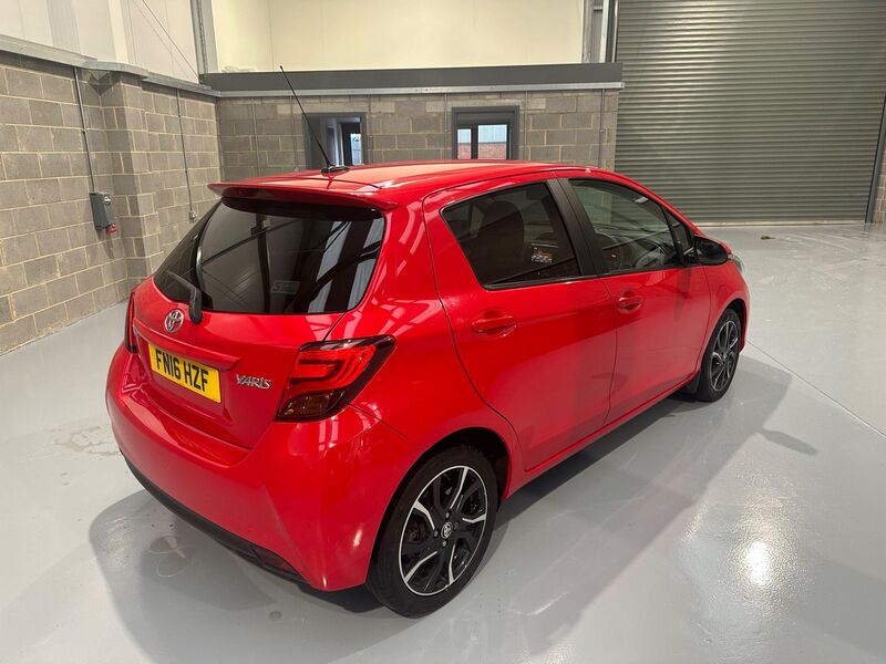 TOYOTA YARIS