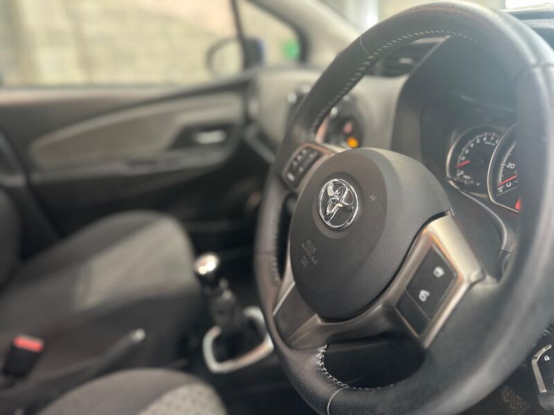 TOYOTA YARIS