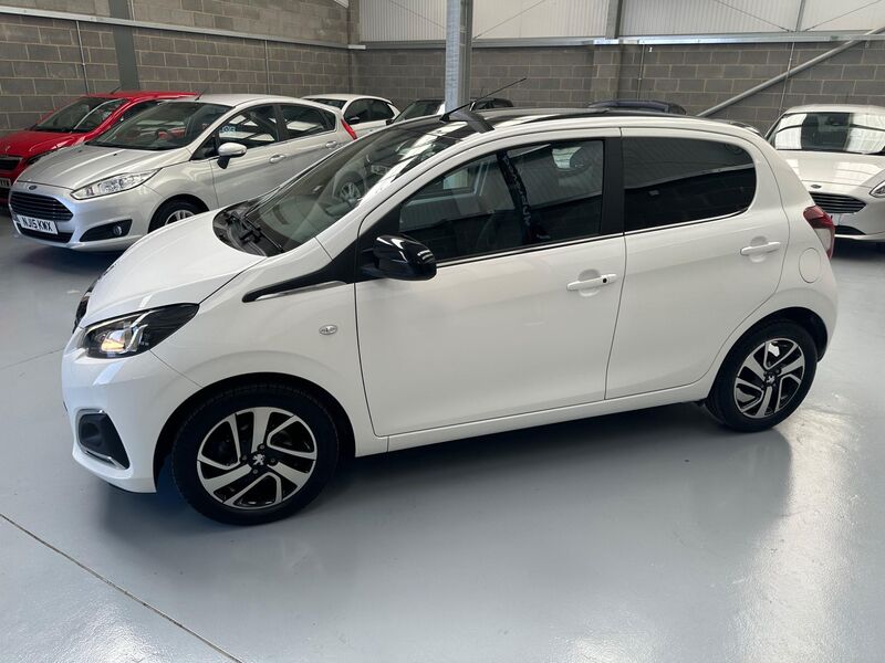 PEUGEOT 108