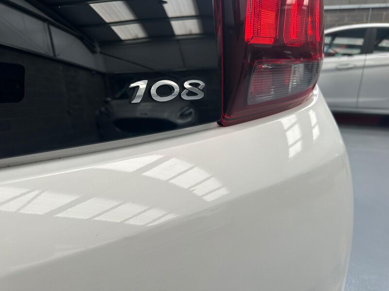 PEUGEOT 108