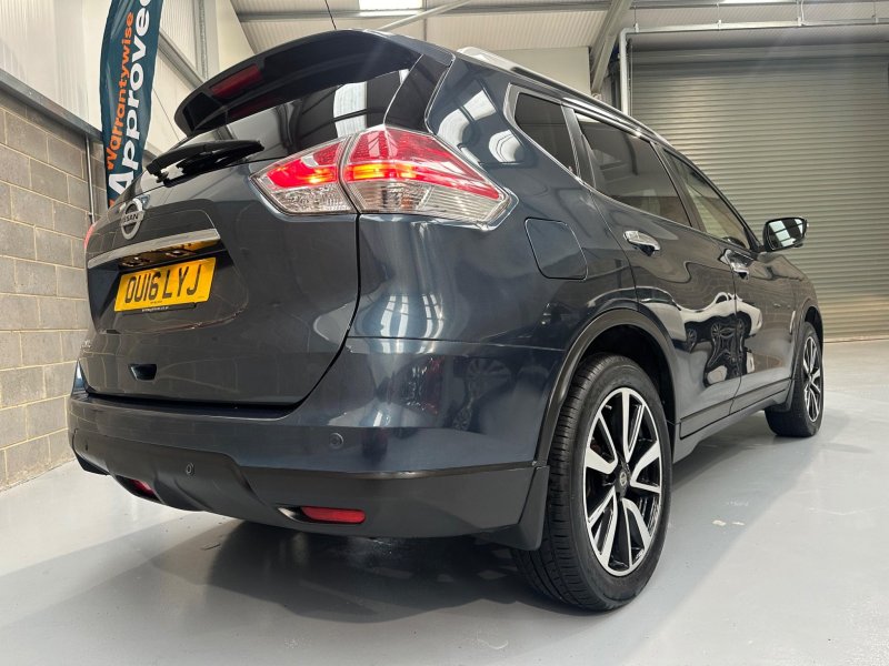NISSAN X-TRAIL