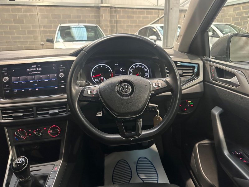 VOLKSWAGEN POLO